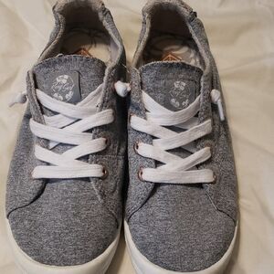Roxy Gray Sneakers with White Accents
